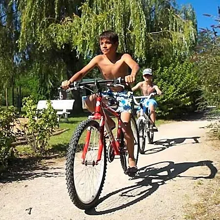 Le Hameau Des Genets Szálloda 3*